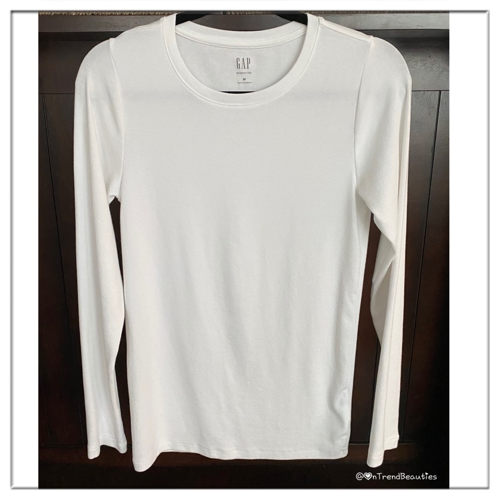 Modern Everyday Long Sleeve White Crewneck Top - Picture 4 of 7